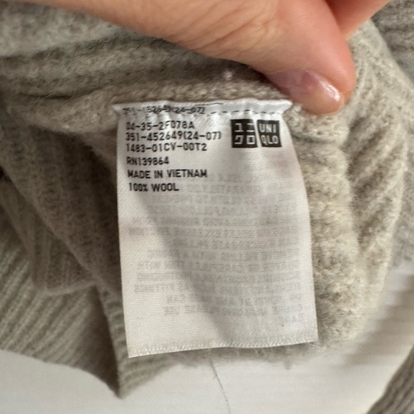 Uniqlo U Premium Lambswool Ribbed V-Neck Sweater by Christophe Lemaire S - Picture 12 of 12